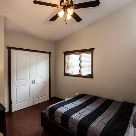 The Best 2 Bedrooms Suite In Revelstoke! Екстер'єр фото