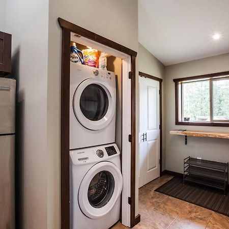 The Best 2 Bedrooms Suite In Revelstoke! Екстер'єр фото