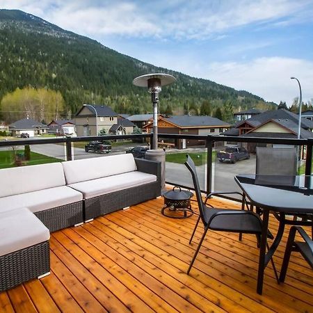 The Best 2 Bedrooms Suite In Revelstoke! Екстер'єр фото