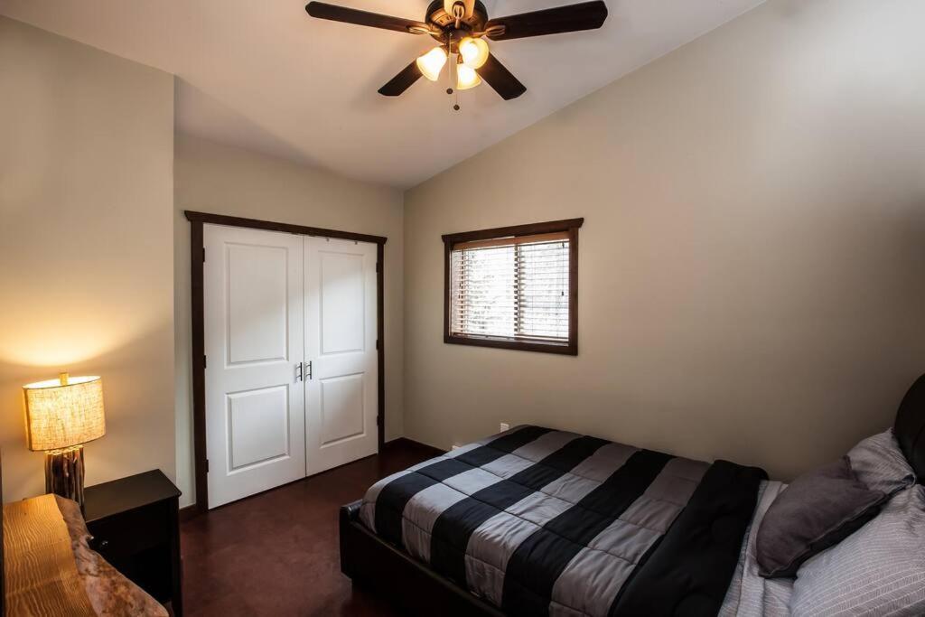 The Best 2 Bedrooms Suite In Revelstoke! Екстер'єр фото