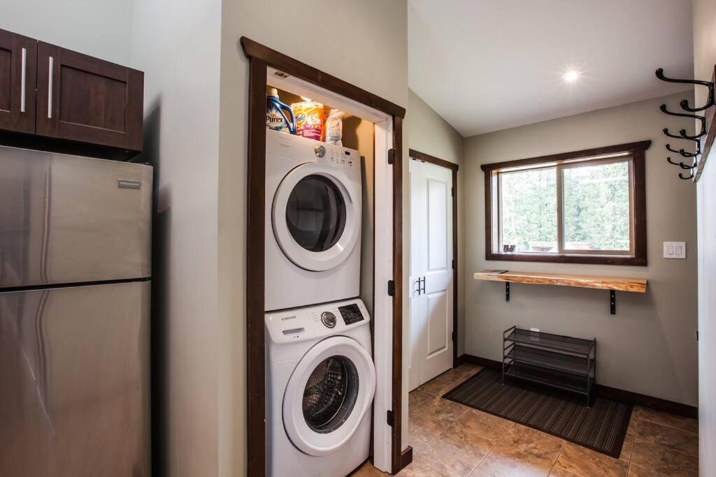 The Best 2 Bedrooms Suite In Revelstoke! Екстер'єр фото