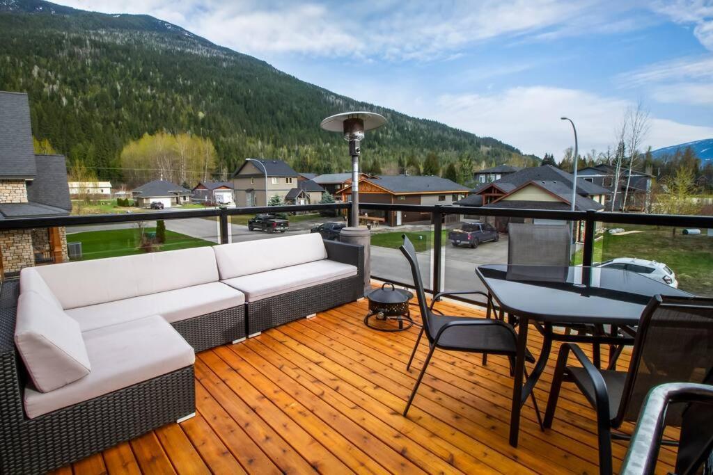 The Best 2 Bedrooms Suite In Revelstoke! Екстер'єр фото