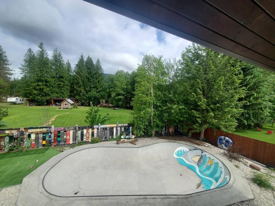 The Best 2 Bedrooms Suite In Revelstoke! Екстер'єр фото