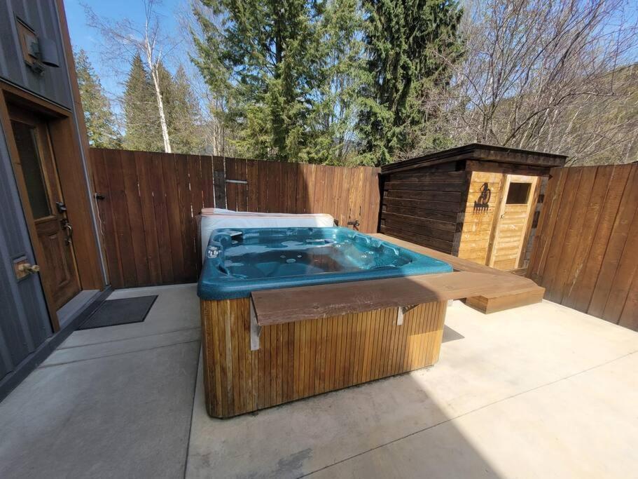 The Best 2 Bedrooms Suite In Revelstoke! Екстер'єр фото