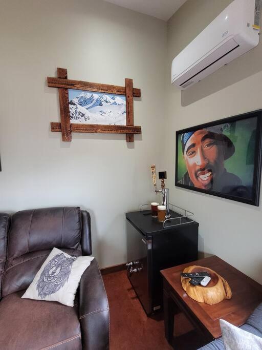 The Best 2 Bedrooms Suite In Revelstoke! Екстер'єр фото
